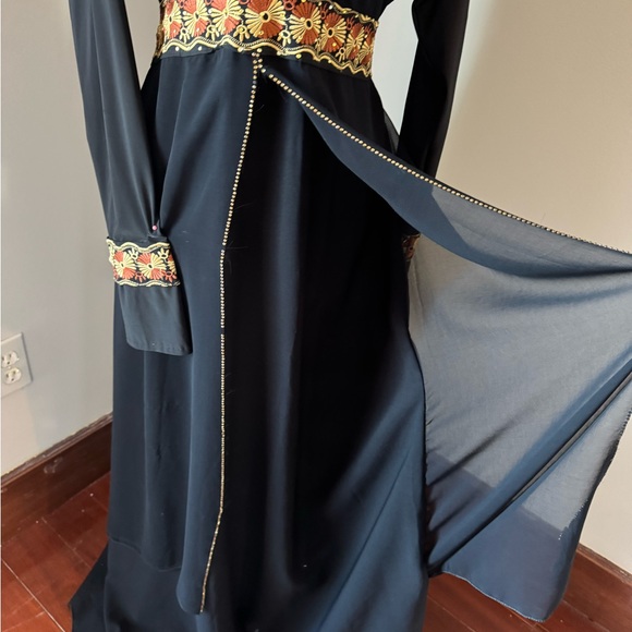 Elegant Black and Gold Women's Dress - Picture 3 of 4